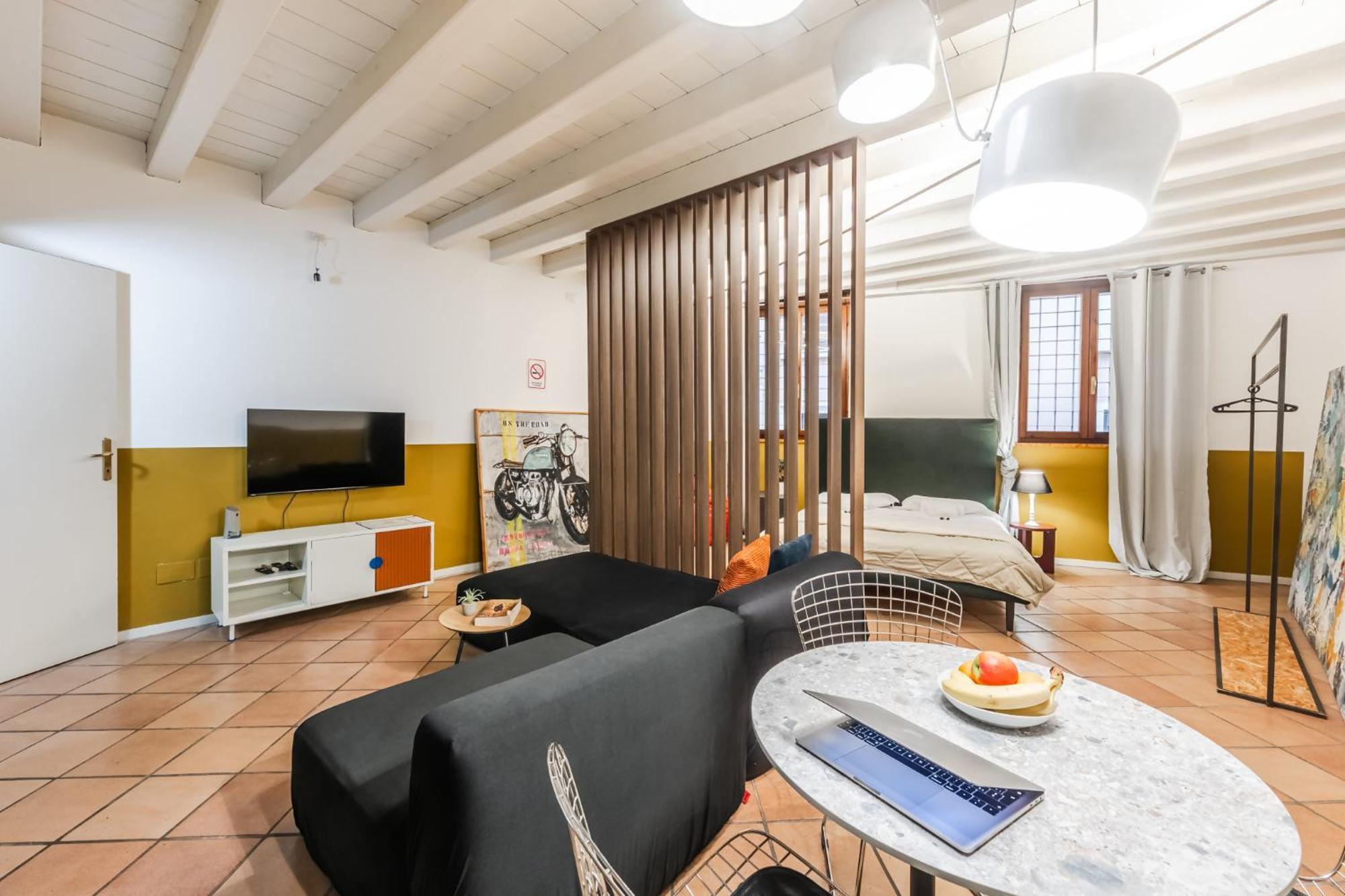 Riverwalk Al Castello Indipendent Apartments Верона Екстериор снимка