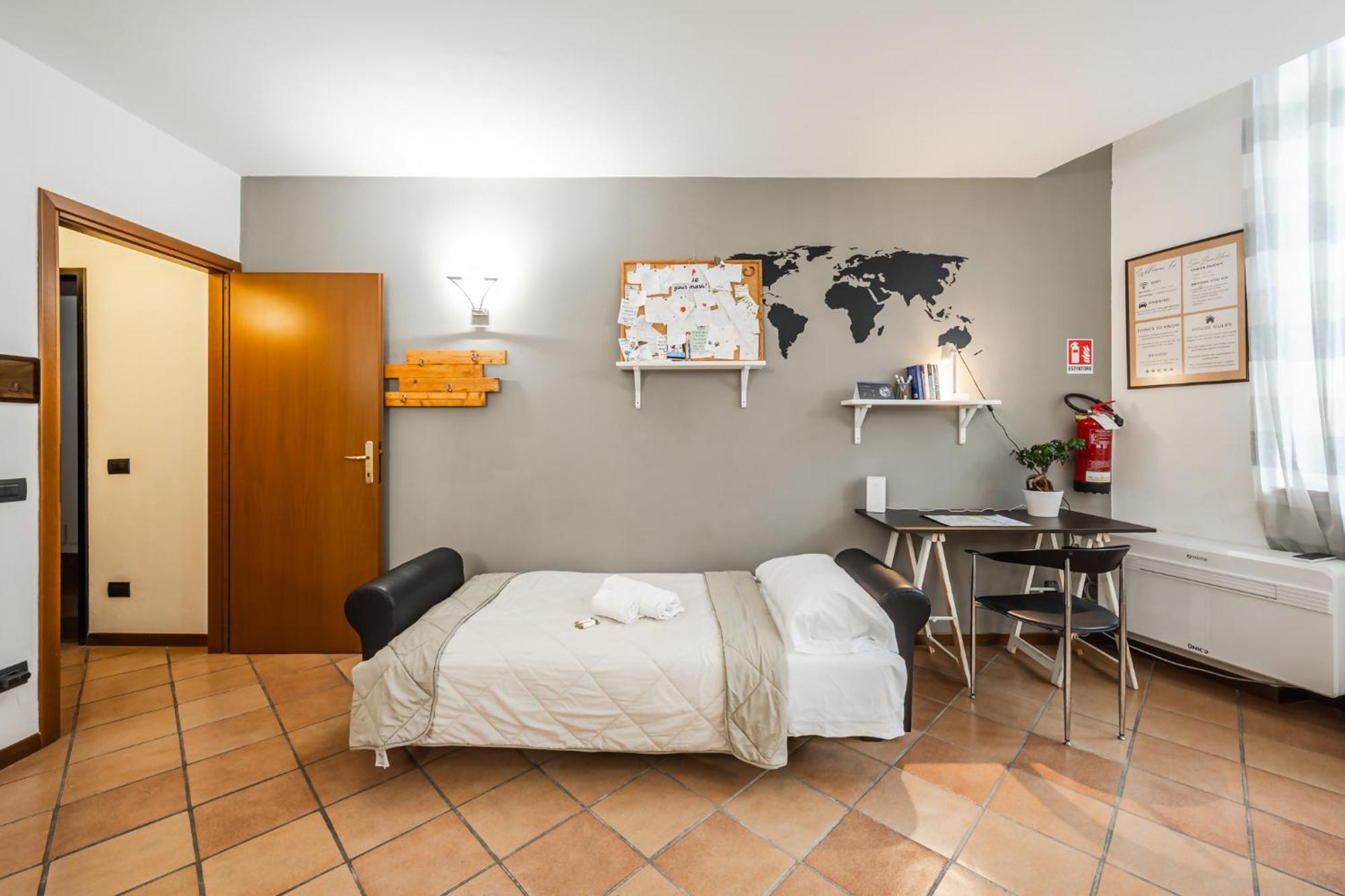 Riverwalk Al Castello Indipendent Apartments Верона Екстериор снимка