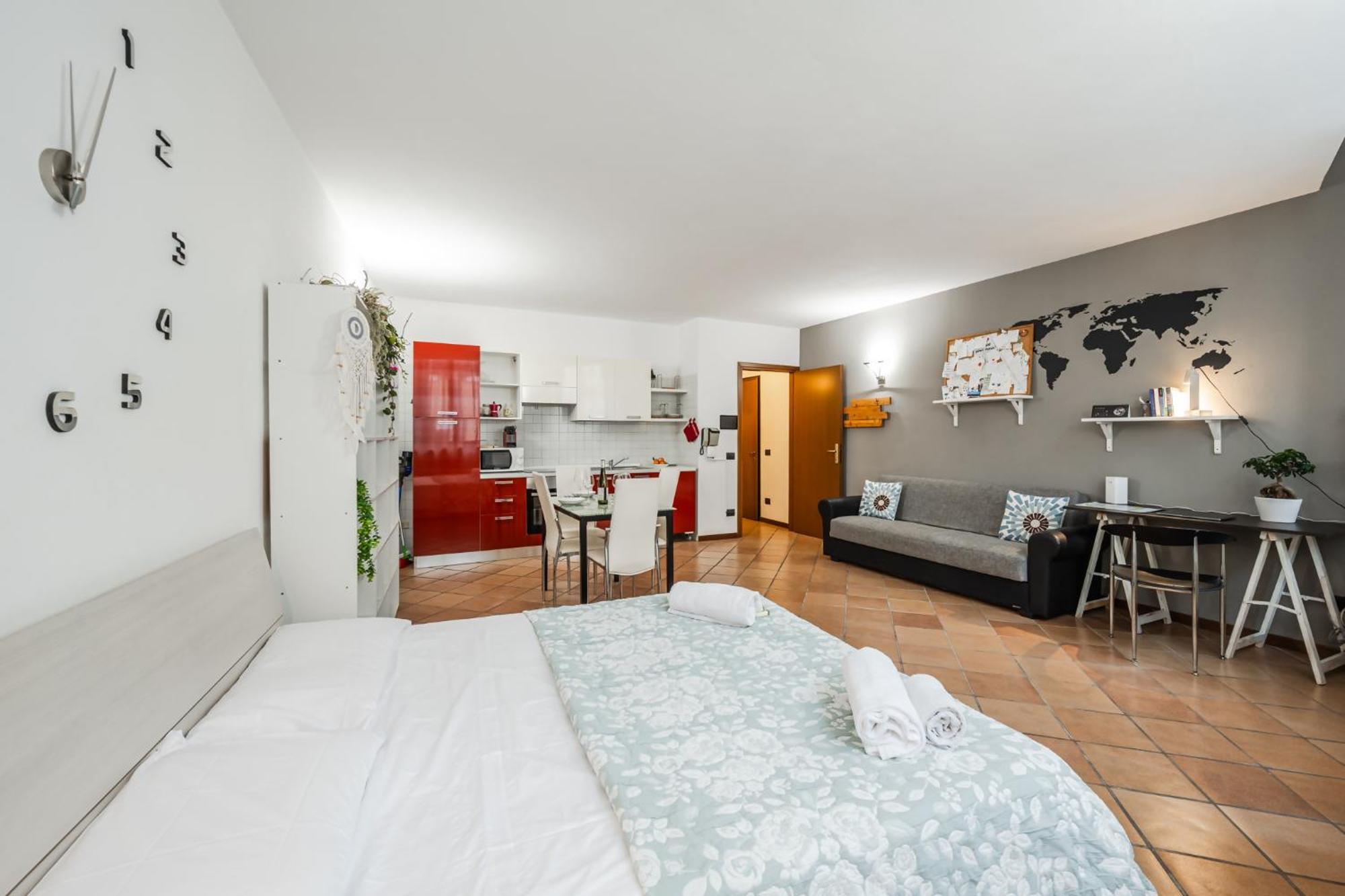 Riverwalk Al Castello Indipendent Apartments Верона Екстериор снимка