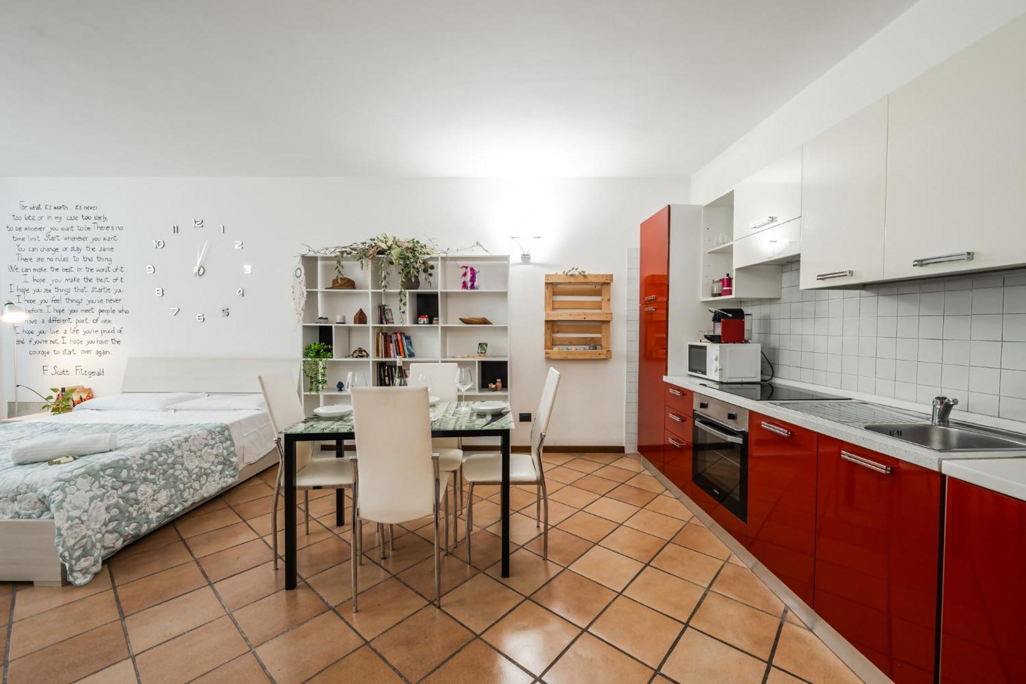 Riverwalk Al Castello Indipendent Apartments Верона Екстериор снимка