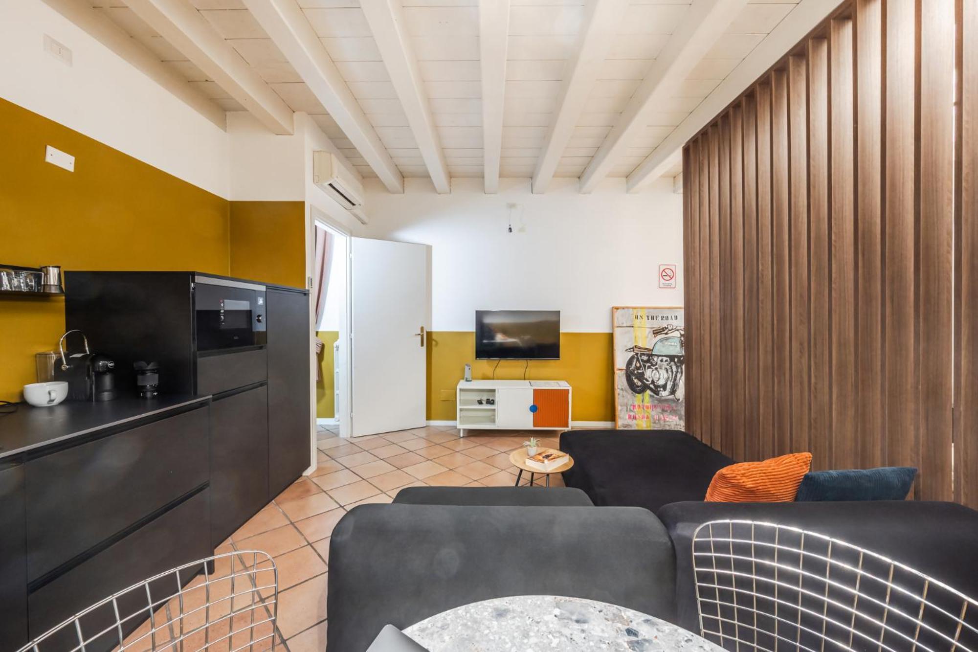 Riverwalk Al Castello Indipendent Apartments Верона Екстериор снимка