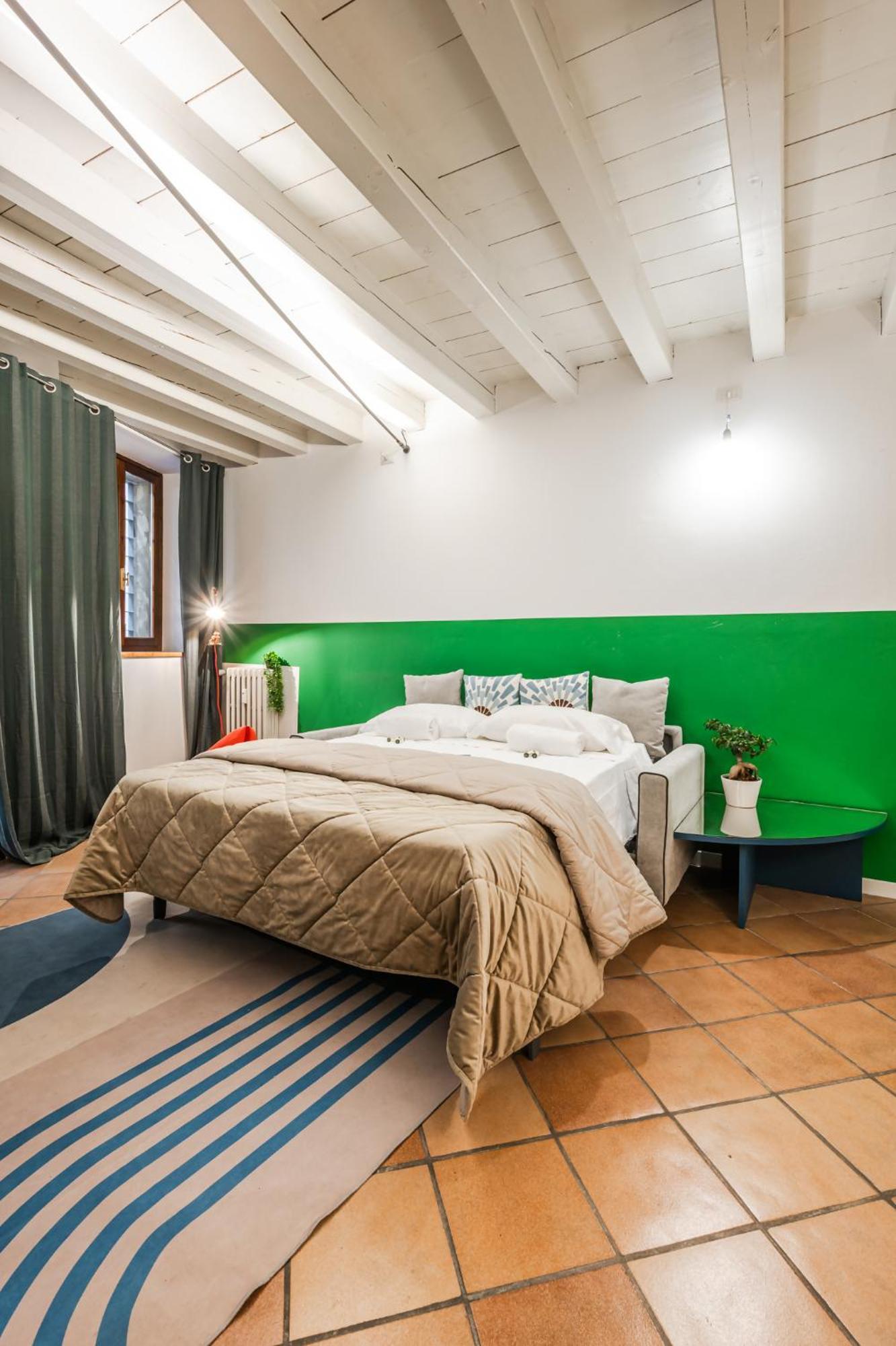 Riverwalk Al Castello Indipendent Apartments Верона Екстериор снимка