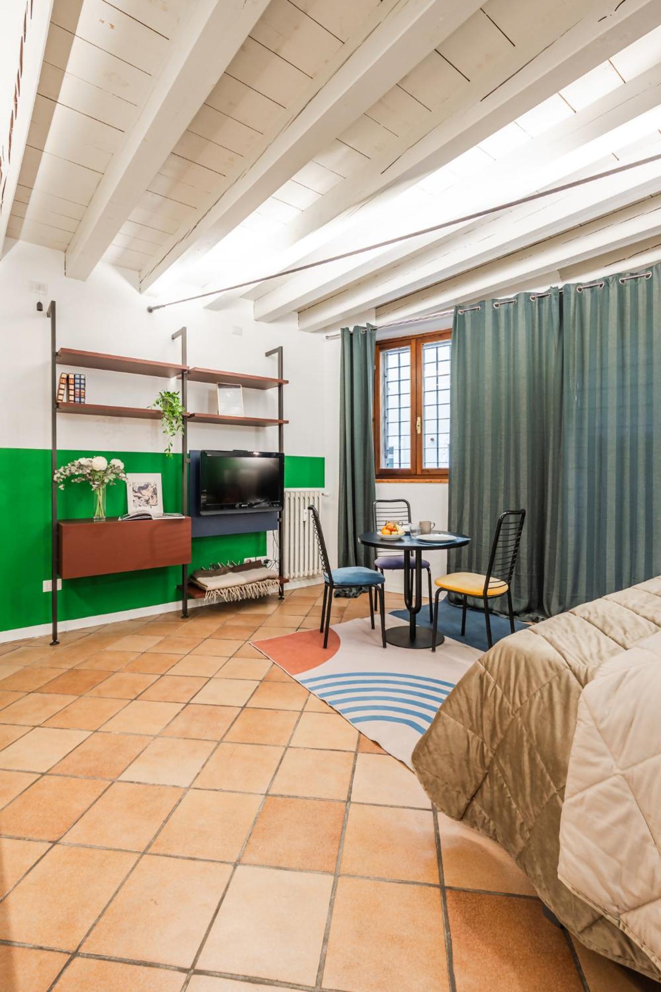 Riverwalk Al Castello Indipendent Apartments Верона Екстериор снимка