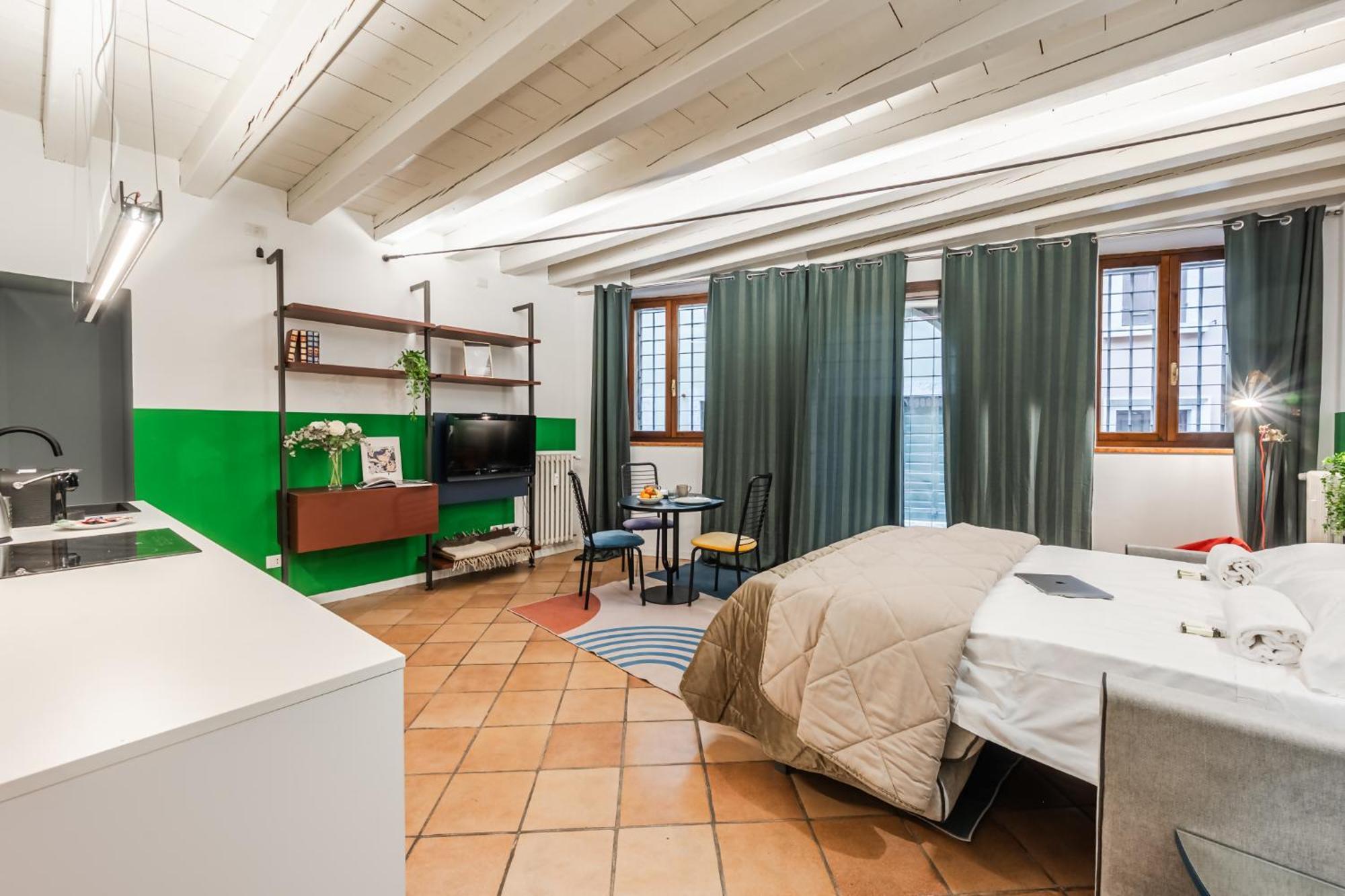 Riverwalk Al Castello Indipendent Apartments Верона Екстериор снимка