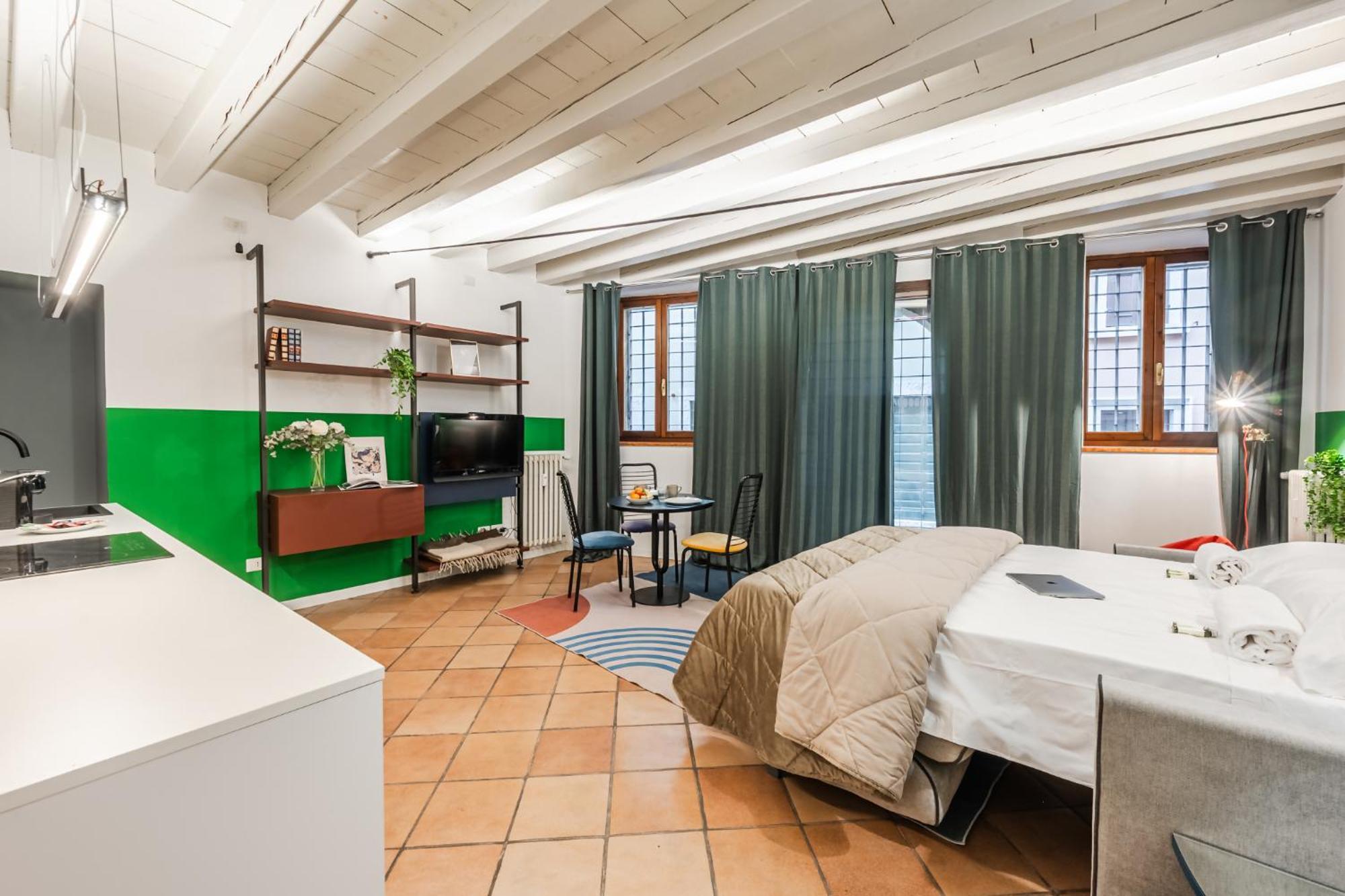 Riverwalk Al Castello Indipendent Apartments Верона Екстериор снимка
